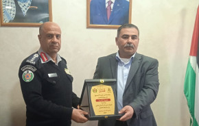 رئيس البلدية يزور مدير  الدفاع المدني في محافظة الخليل