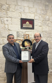 رئيس البلدية يلتقي مستشار الصندوق العربي في نابلس