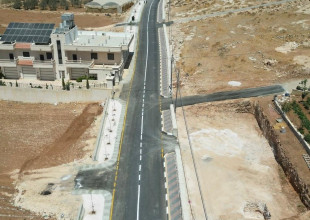 الاستلام الأولي لمشروع تأهيل وتعبيد الطرق الداخلية في البلدة