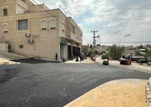 تعبيد شارعيْ واد اجحيش ووسط البلد