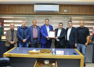 في إطار التعاون المشترك: رئيس البلدية الرواشده يزور بلدية الظاهرية