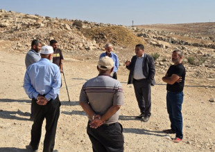 رئيس البلدية يطّلع على معاناة أهالي خلة انياص