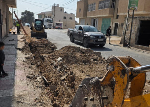 البلدية تشرع بتنفيذ أعمال تصريف مياه في شارع البنية &ndash; مراح الحطاب