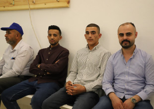 القنصل الإسباني ومعهد أريج يزوران جمعية السموع التعاونية الزراعية ويطّلعان على مشاريع الاقتصاد الدائري والشراكة التنموية
