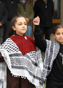 البلدية تشارك في حملة تخضير بلادي بمدرسة شهداء السموع