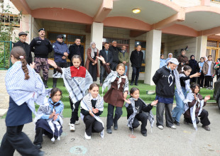 البلدية تشارك في حملة تخضير بلادي بمدرسة شهداء السموع