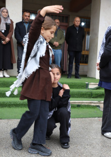 البلدية تشارك في حملة تخضير بلادي بمدرسة شهداء السموع