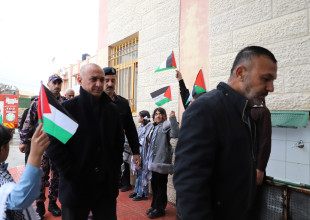 البلدية تشارك في حملة تخضير بلادي بمدرسة شهداء السموع