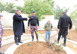 البلدية تشارك في حملة تخضير بلادي بمدرسة شهداء السموع