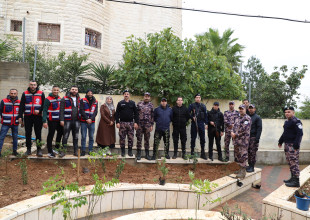 البلدية تشارك في حملة تخضير بلادي بمدرسة شهداء السموع