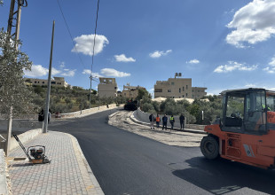 تعبيد شارع مفرق أم غانم