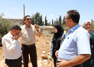 بحضور رئيس البلدية| التربية والتعليم تتفقد مشروع مدرسة البخاري والأعمال الخارجية