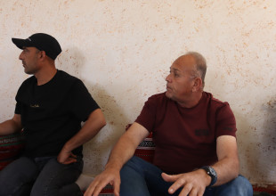 البلدية تشارك أهالي "غوين" في جلسة توثيقية لضبط انتهاكات المستعمرين وتخريبهم