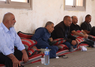 البلدية تشارك أهالي "غوين" في جلسة توثيقية لضبط انتهاكات المستعمرين وتخريبهم