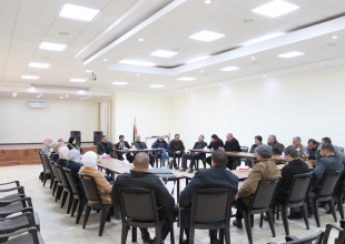 البلدية تستضيف اجتماعًا لمناقشة وتقييم الوضع الأكاديمي والتربوي