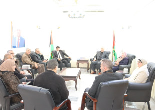 البلدية تستضيف اجتماعًا لمناقشة وتقييم الوضع الأكاديمي والتربوي