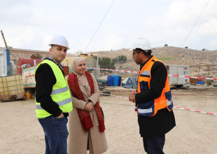 البلدية تستقبل وفدًا من  UNDP و الممثلية الهولندية وسلطة المياه لمتابعة مشروع (البئر الارتوازي) في السموع