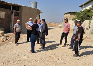 رئيس البلدية يطّلع على معاناة أهالي خلة انياص