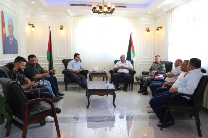 مديرية مخابرات يطا تزور بلدية السموع