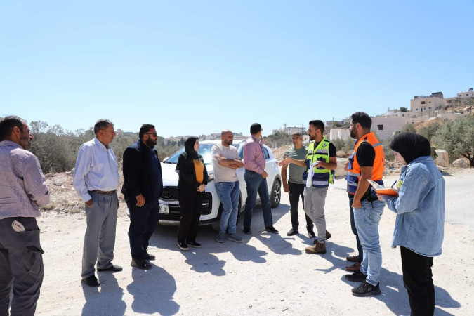 تنفيذ الاجتماع التمهيدي والجولة الميدانية لمشروع تأهيل طرق داخلية في السموع