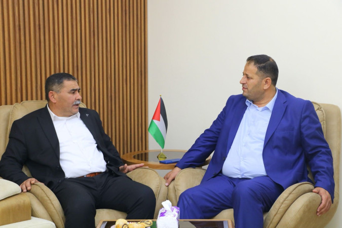 في إطار التعاون المشترك: رئيس البلدية الرواشده يزور بلدية الظاهرية