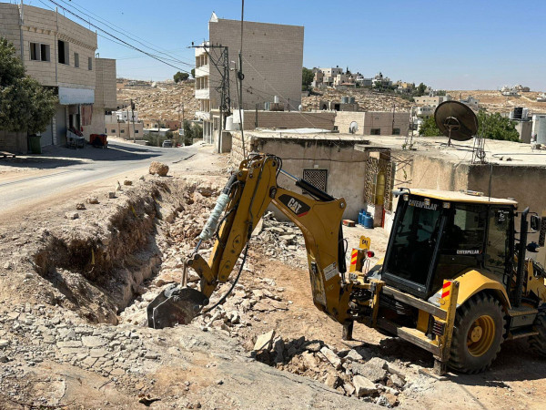 إنشاء جدار استنادي في رافات