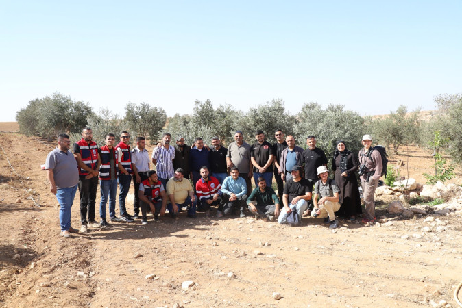 البلدية تشارك في الفعالية المركزية لقطف ثمار الزيتون في غوين وامنيزل