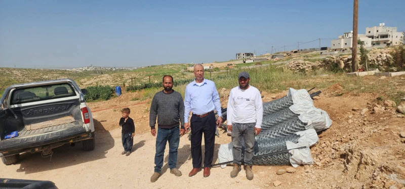 البلدية تقدم دعمًا لمزارعين بمنطقة "خلة انياص" تعزيزا لصمودهم