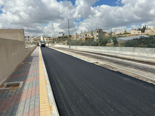 تعبيد شارع مفرق أم غانم