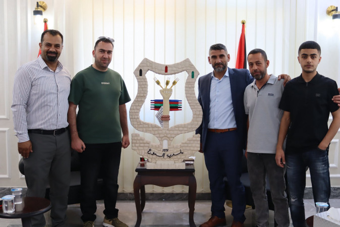 البلدية تبحث مع مؤسسات المجتمع المحلي سبل التعاون المشترك وتعزيز صمود المواطنين في المناطق المسماة "ج"