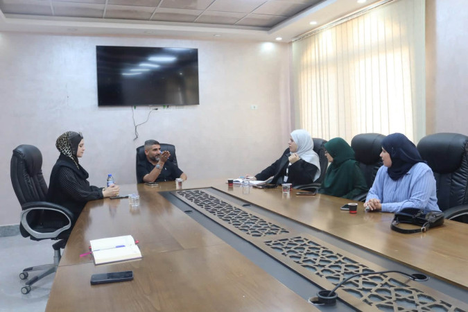 البلدية تبحث مع مركز الإرشاد النفسي والاجتماعي تنفيذ سلسلة من الأنشطة والتدريبات المشتركة