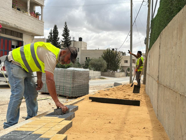 استمرار العمل في مشروع أرصفة "أم النوار"