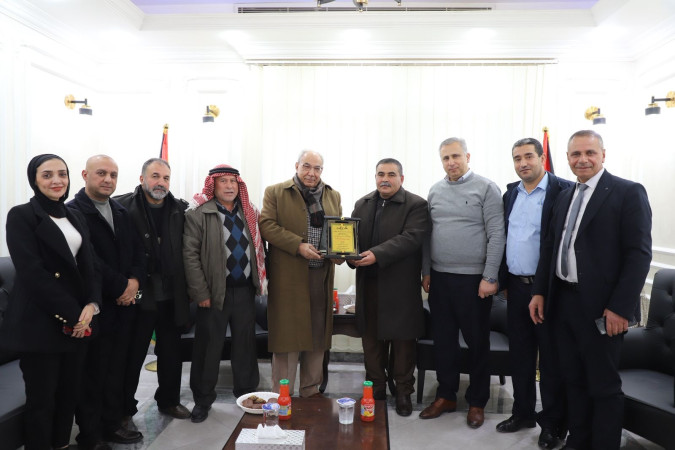 مستشفى الشهيد أبو الحسن القاسم ومجلسها الإستشاري يزوران البلدية