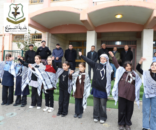البلدية تشارك في حملة تخضير بلادي بمدرسة شهداء السموع