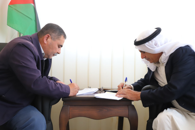 توقيع اتفاقية تبرع بقطعة أرض لصالح المنفعة العامة في السموع